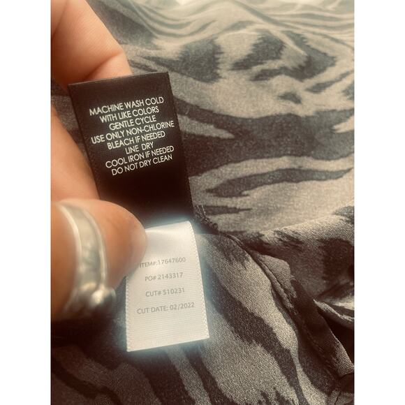 Torrid Sz 3 long line zebra print tunic top lightweight - Picture 9 of 13